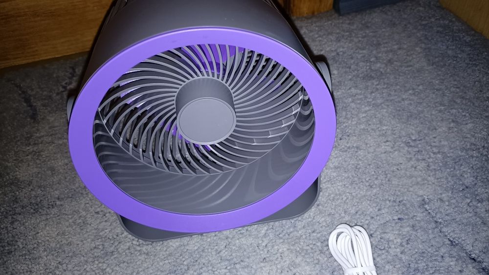 Вентилятор настольный.