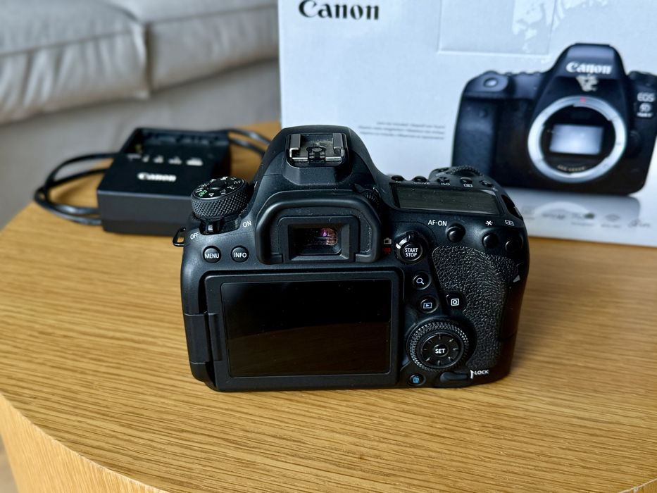 Canon Eos 6DMarkII plus dodatki !