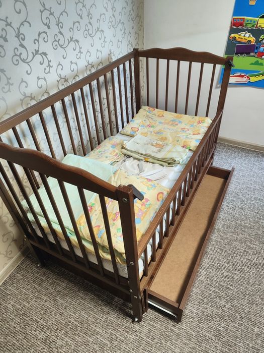 Ліжечко дитяче маятник