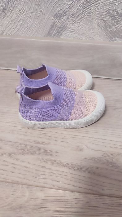 Продам дитячі мокасини