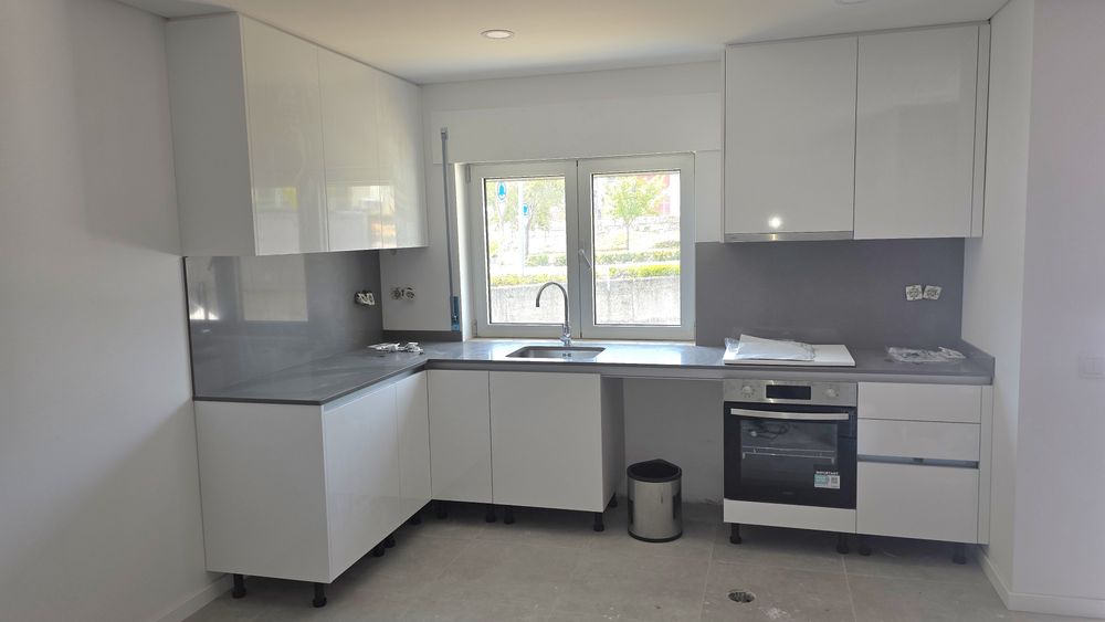 Apartamentos T2 novos com terraço.