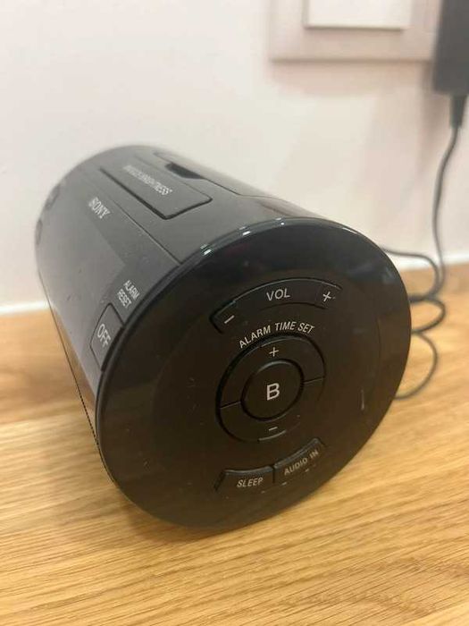 Coluna de Som para iPhone / Radio / Despertador / Relógio Sony