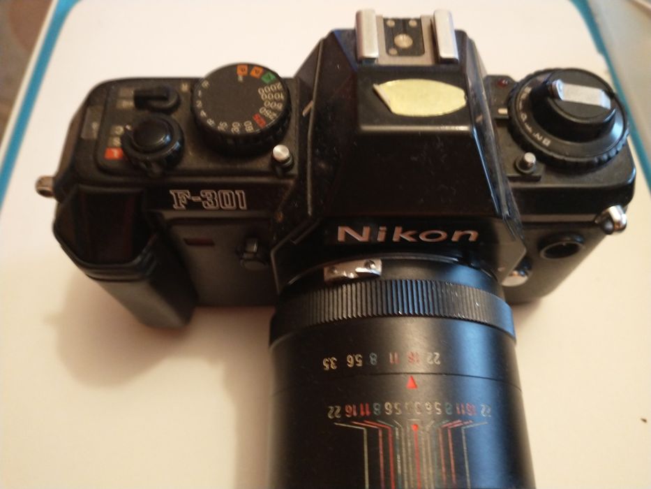 Nikon F 301 i obiektyw Soligor f-200.