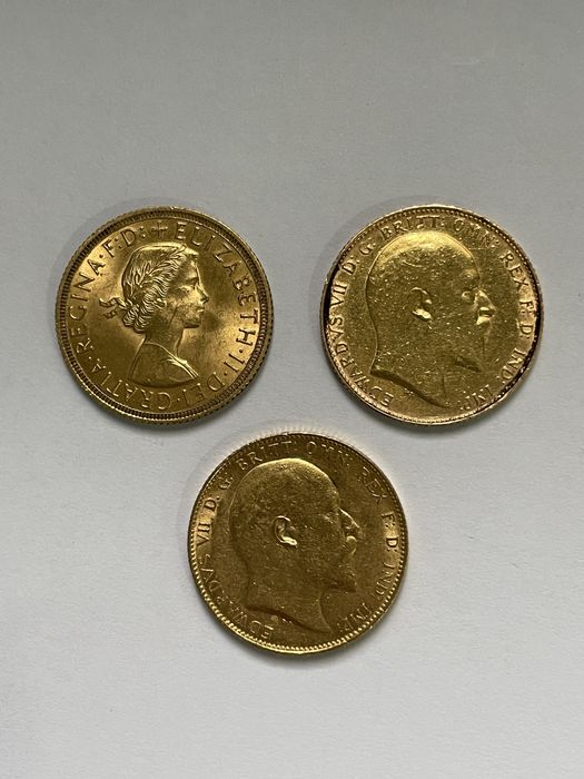 Moedas de libra em ouro