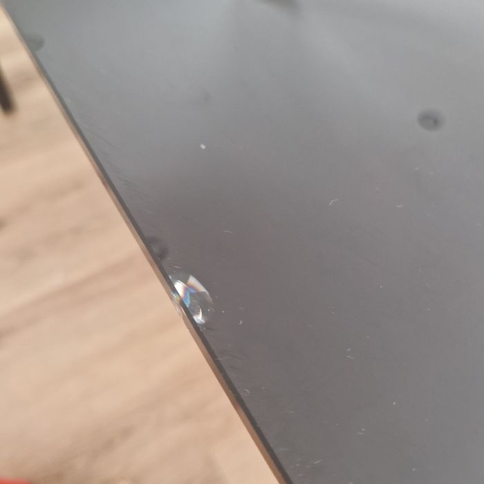 Mesa de madeira e vidro