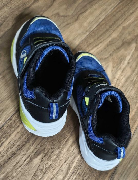 Dziecięce buty sportowe Champion rozmiar 29,5 (świecące)
