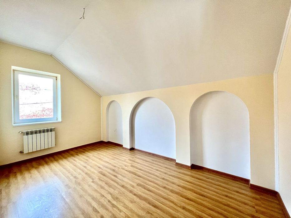 Котедж за вигідною ціною в хорошому районі міста, 80% готовності