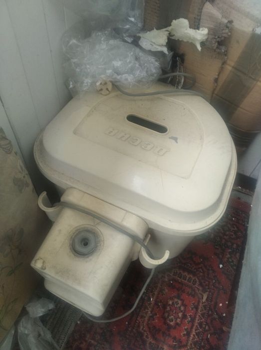 Продам стиральную машинку Десна.