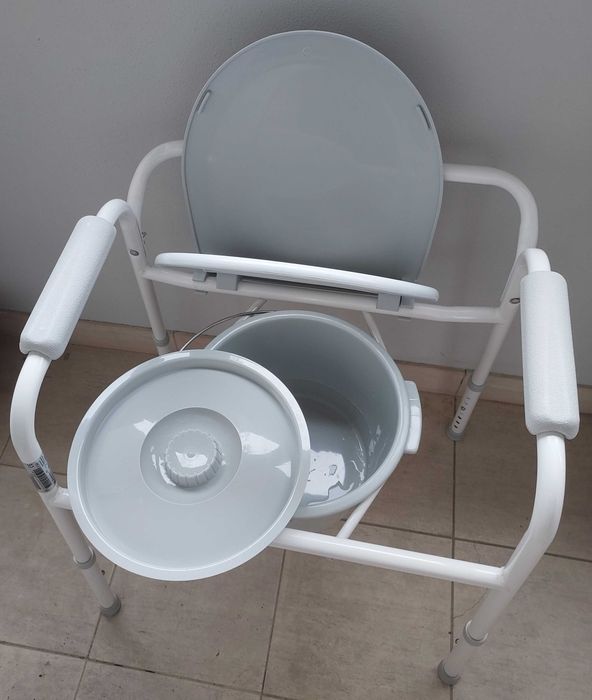 Cadeira sanitária / Alteador de sanita Invacare Styxo 2 – 3 em 1 - Como novo