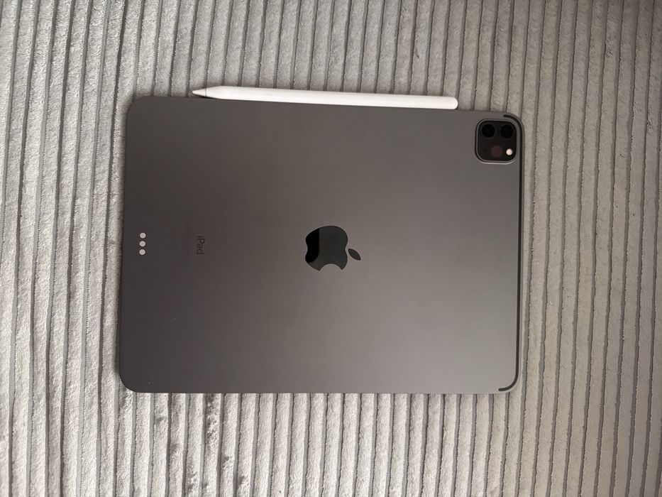 IPad Pro 11” (3. generacja, M1) 128 GB + Apple Pencil + etui