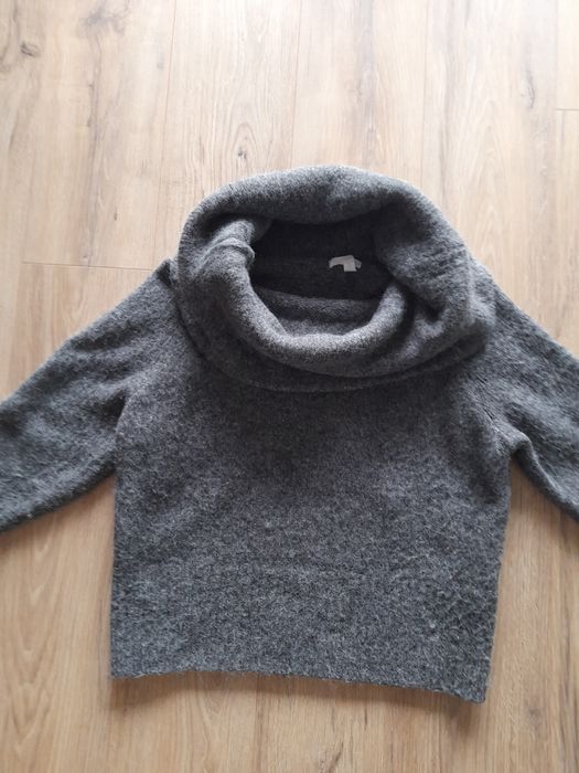 Sweter szary H&M.