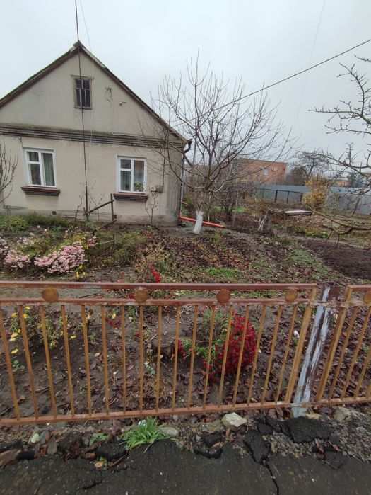 Продам будинок з ділянкою