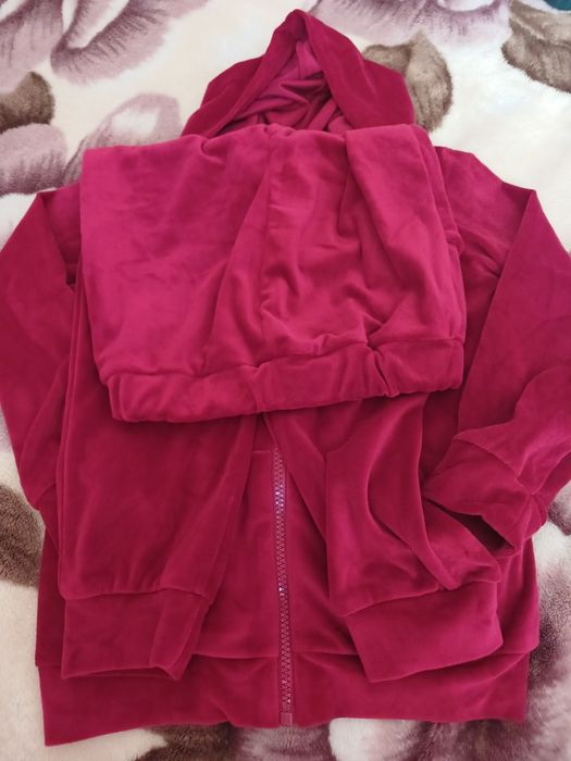 Велюровый спортивный костюм для девочки