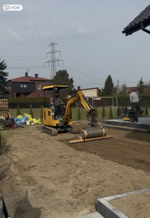 Koparka / Minikopaka / Usługi koparko-ładowarką - Wynajem z operatorem