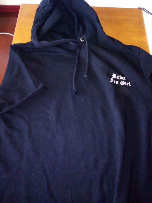 T shirt manga curta com capuz