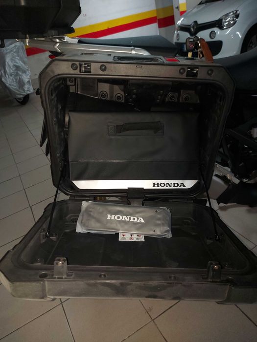 Honda África Twin Adventure Sport DCT – Abril 2022 Poucos Kms