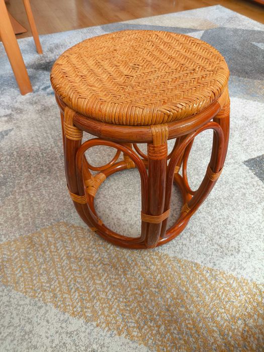 Taboret rattanowy