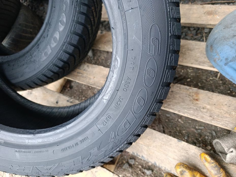 175/65r13 Good year vector 4season