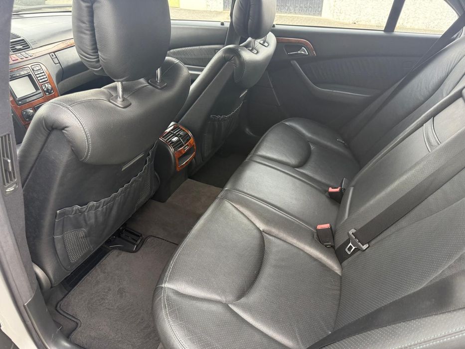 Vende-se espetacular Mercedes-Benz Classe S 320 (W220)