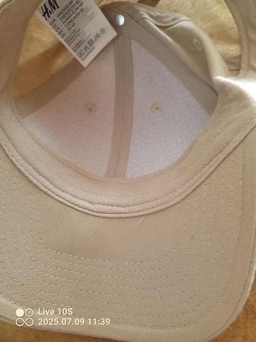 Męska  czapka z daszkiem firmowa /Uniseks