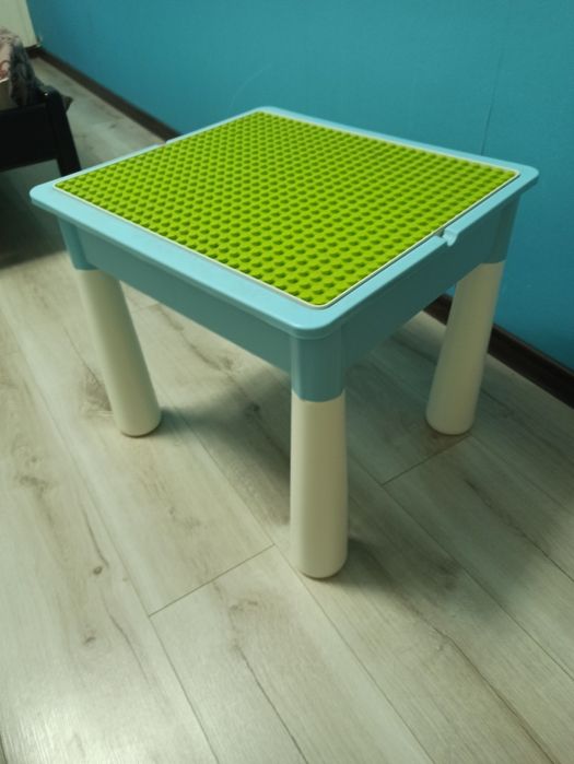 Дитячий столик і стільчик, столик для лего дупло.