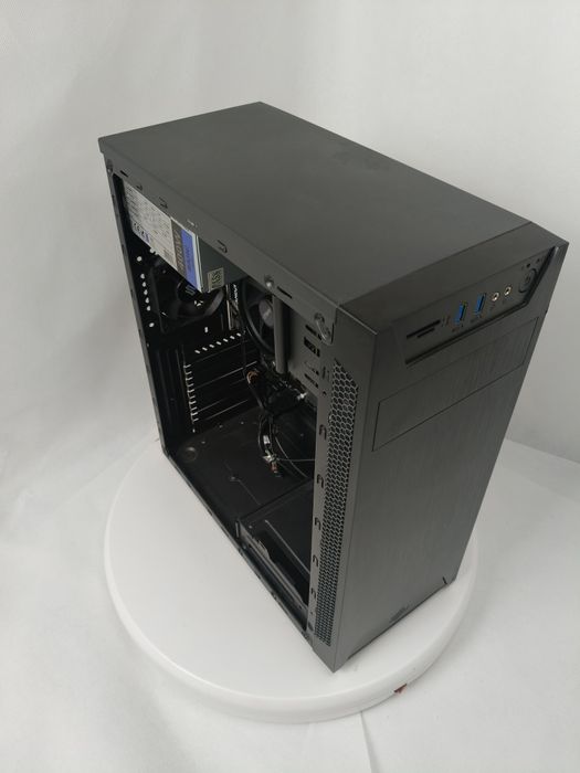 Ryzen,Komputer do biura/gier,Radeon™ Vega 3, 16 GB,SSD,Win 11 Pro