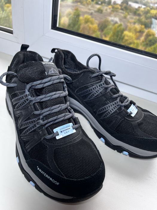 Термо  взуття 37, 39 Skechers та  Graceland