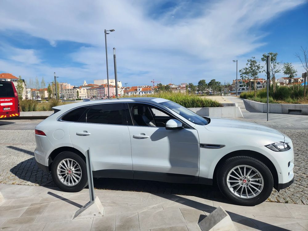 Jaguar F-Pace D200 AWD R-Dynamic HSE
