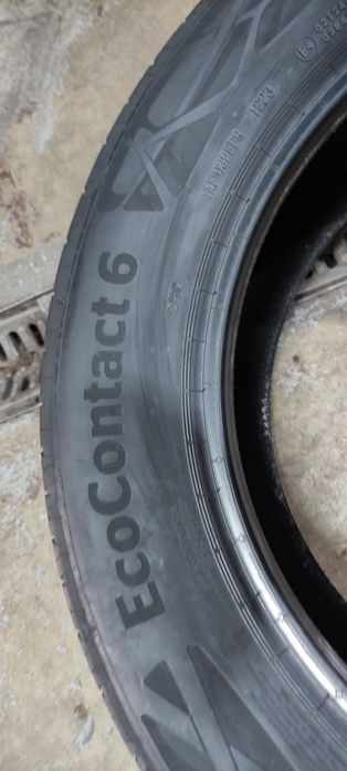 Pneus 225/60/18 continental semi novos