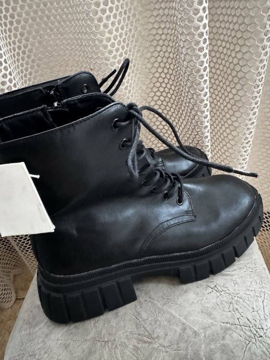 Жіночі ботінки (берці)