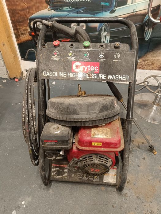 Myjka ciśnieniowa spalinowa do naprawy