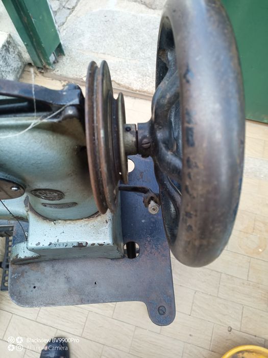 Aqui vai uma verdadeira máquina Singer de sapateiro