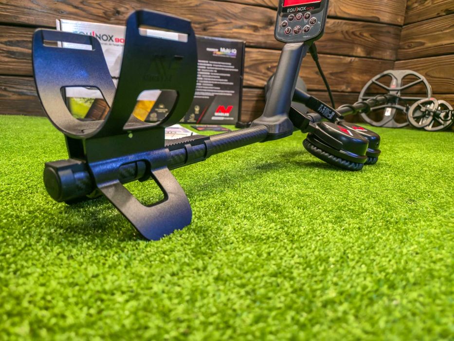 Металошукач Minelab Equinox 900