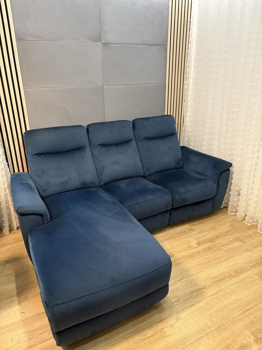 Narożnik granatowy z funkcją relaksu