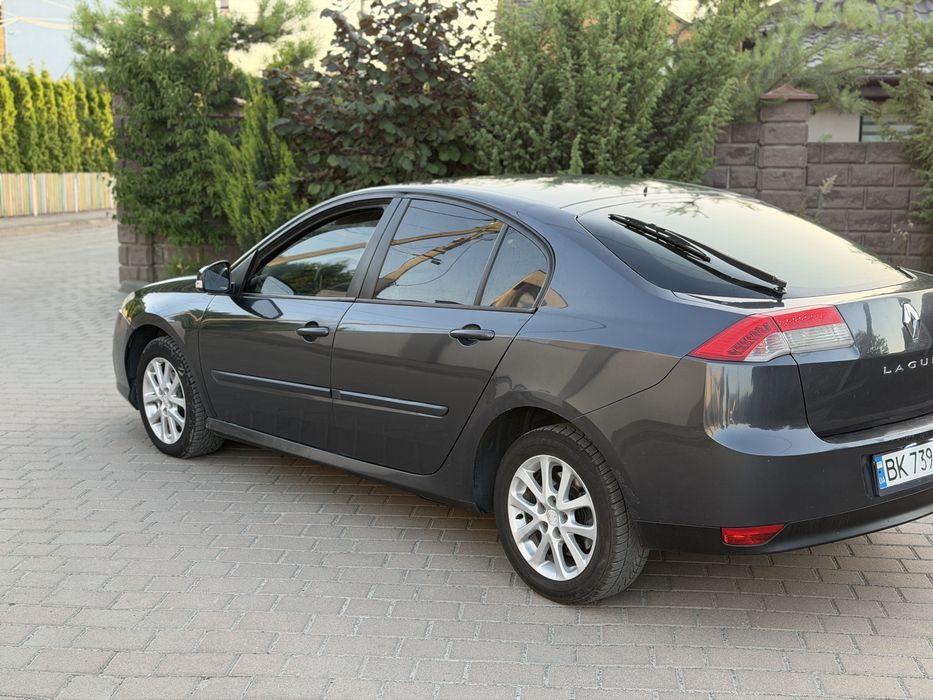 Renault Laguna III гарний стан, чудова техніка.