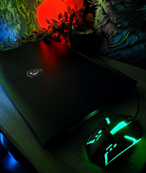 Мощный игровой ноутбук MSI GTX1050/i5 4.0 GHz/16Gb Озу/256Gb SSD/FullHD