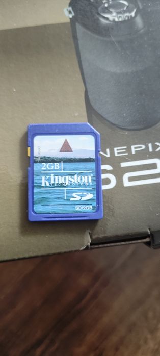 Sprzedam aparat Fujifilm S2500HD