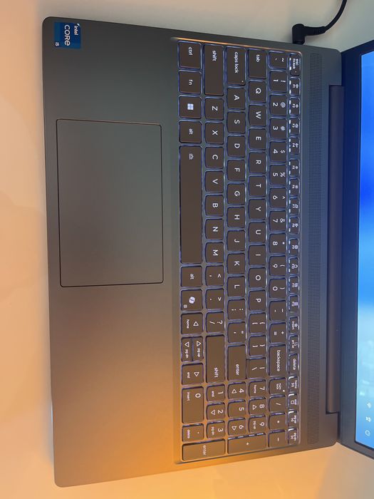 Laptop Lenovo OLED I5 13gen