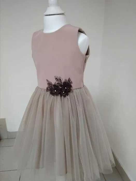 Красива нюдова святкова сукня/плаття для дівчинки 2-3 років.