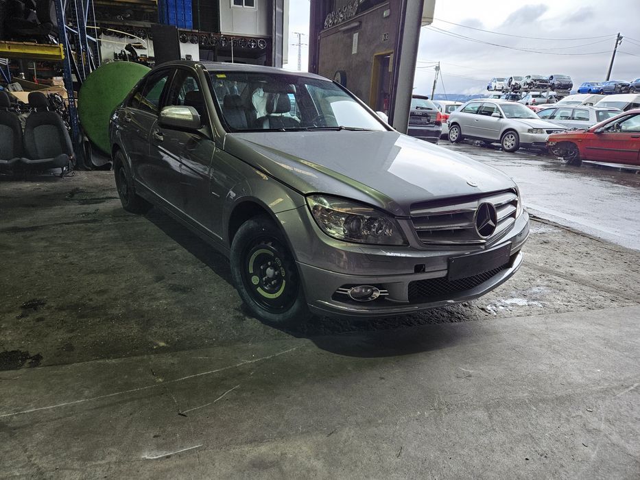 Mercedes-Benz W204 C180 Kompressor Avantgarde de 2009 para peças