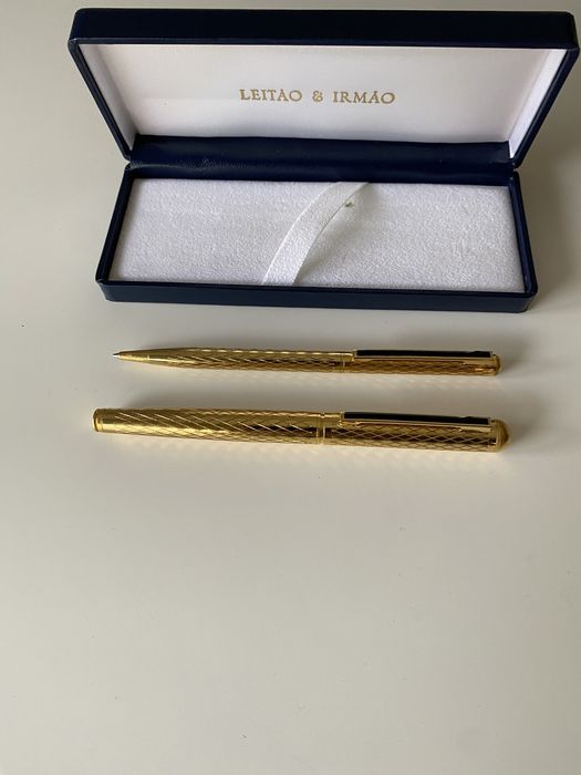 Conjunto de canetas novas com banho ouro