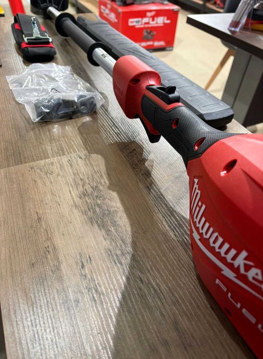 Nożyce do żywopłotu akumulatorowe Milwaukee M18 (3043‑20) FHETSP