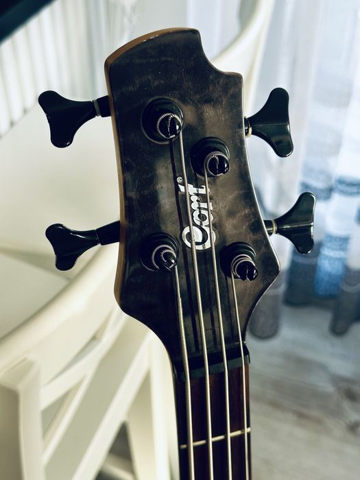 Gitara basowa Cort