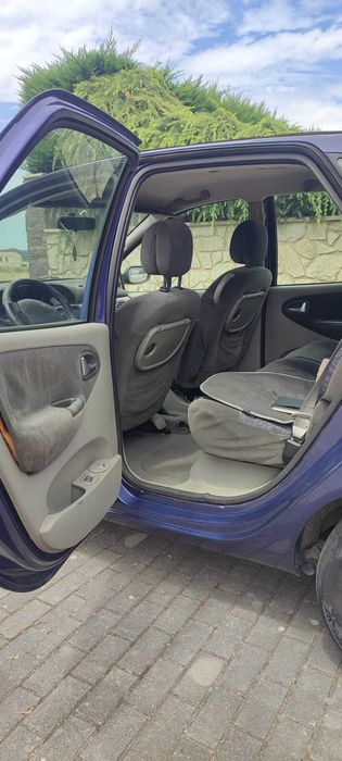 Renault Megane Scénic 1.4 (2002) — Familiar Fiável e Pronto a Circular!