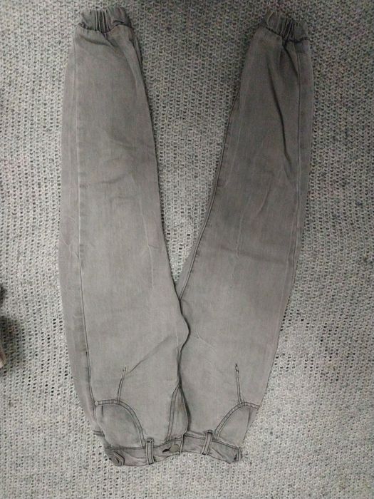 Джинси жіночі  сірого кольору