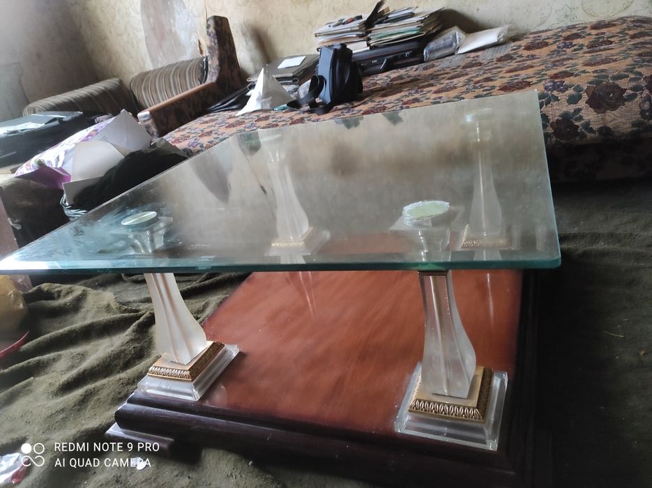 Столик журнальный