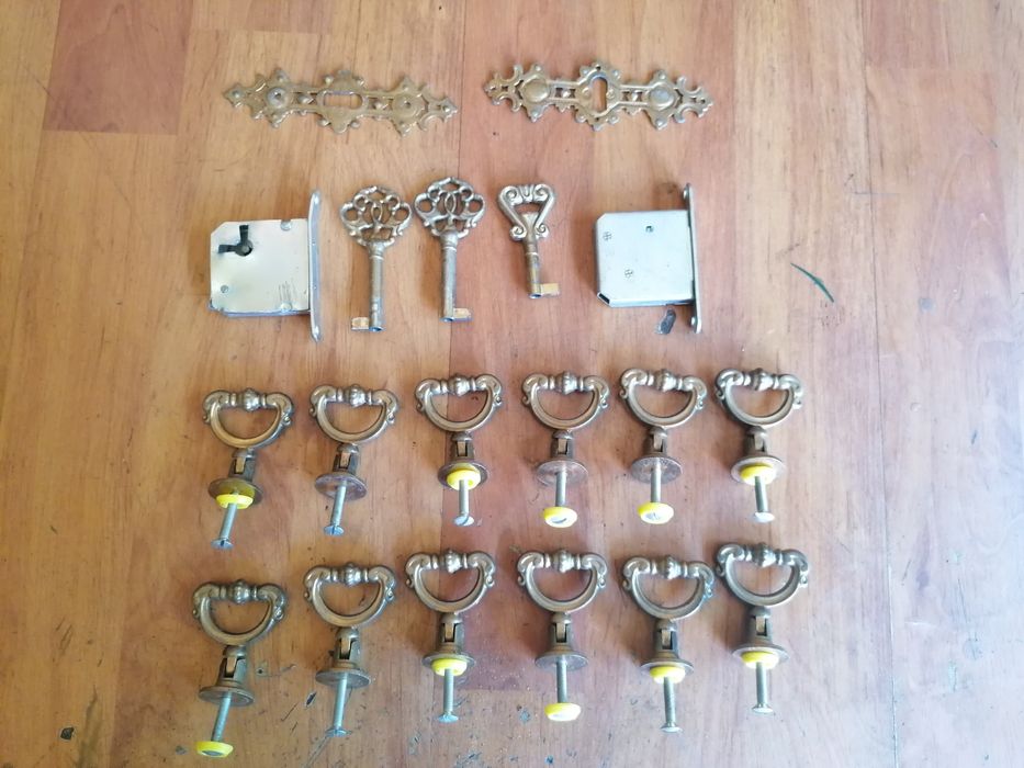 Klucze zamki uchwyty. Komplet PRL