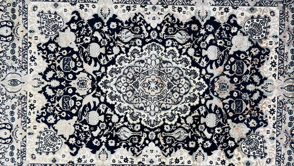 Piękny jedwabny dywan w stylu perskim 125 × 185 cm ponadczasowa elegencja