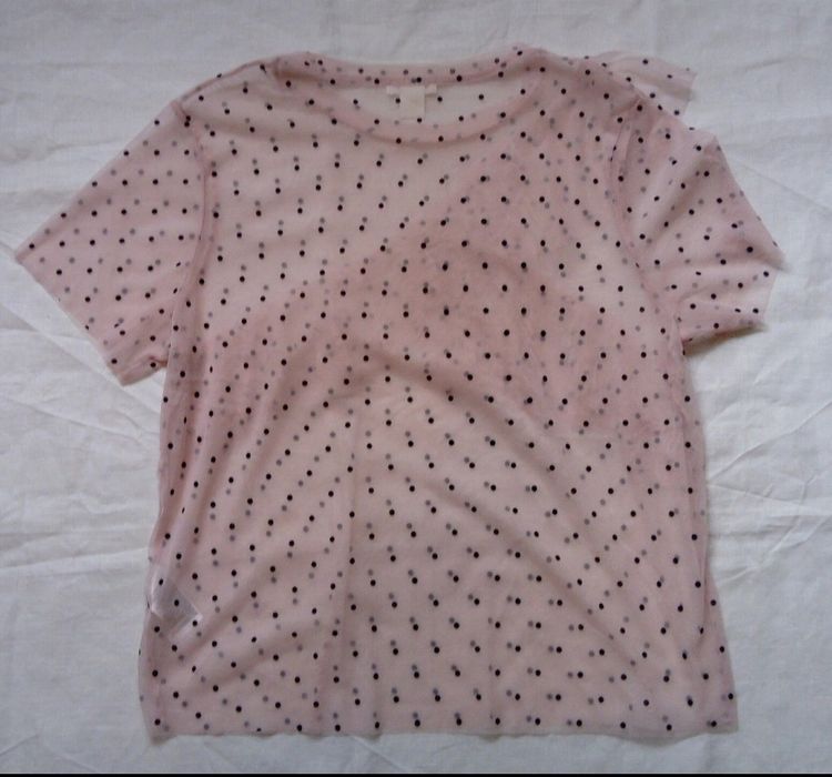 Bladoróżowa, przezroczysta koszulka z falbanką, w czarne kropki - H&M