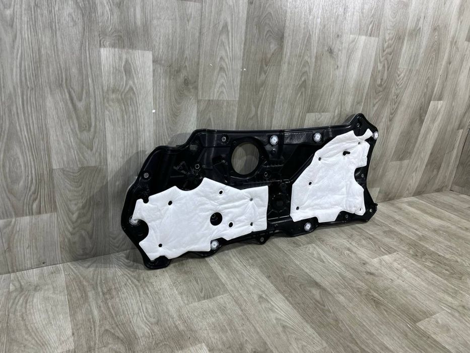 Дверь передняя правая BMW 8 G14 G15 / 2018 - 2024 г. \ Кронштейн двери